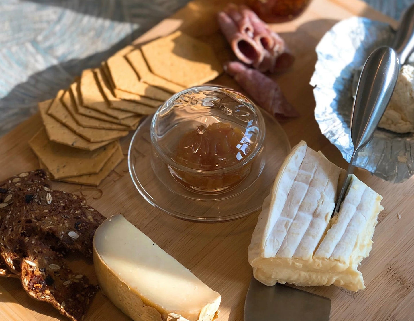 La Rochere Glass bee butter/preserves dish with lid 9.5cm