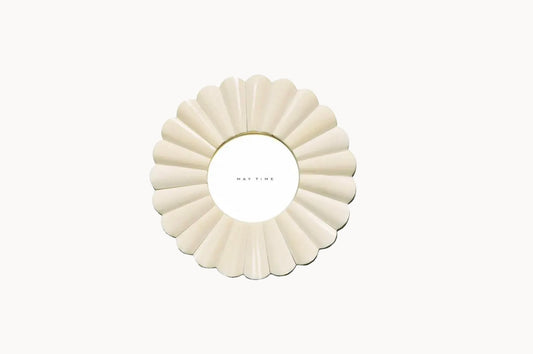 Single Scalloped Round Cream Frame