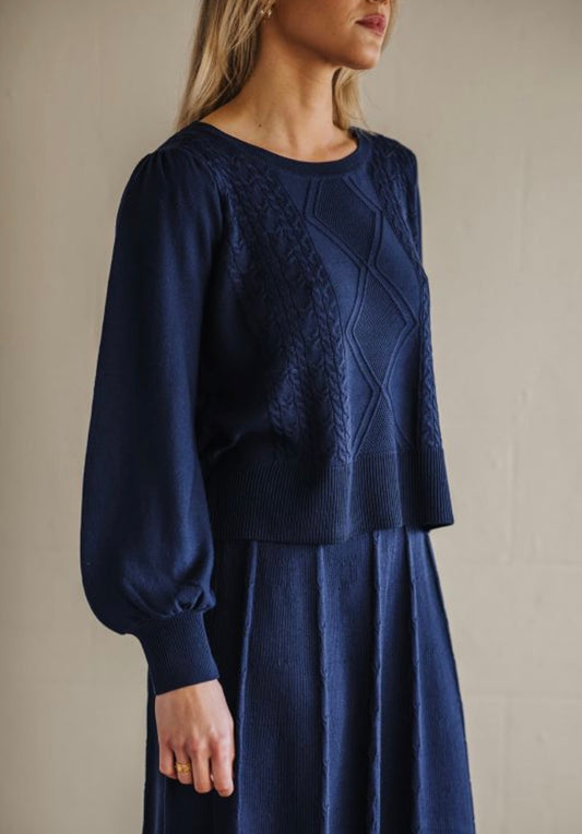 Iris & Wool Glenora Cable Crew Top